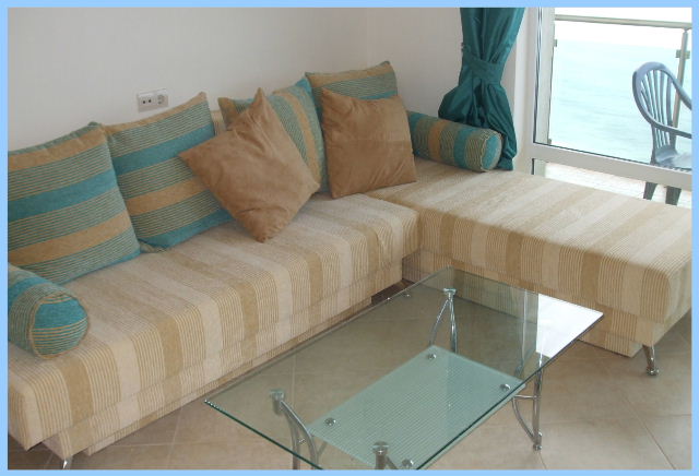Samara, Lozenets - Lounge with two sofa beds, and sea view